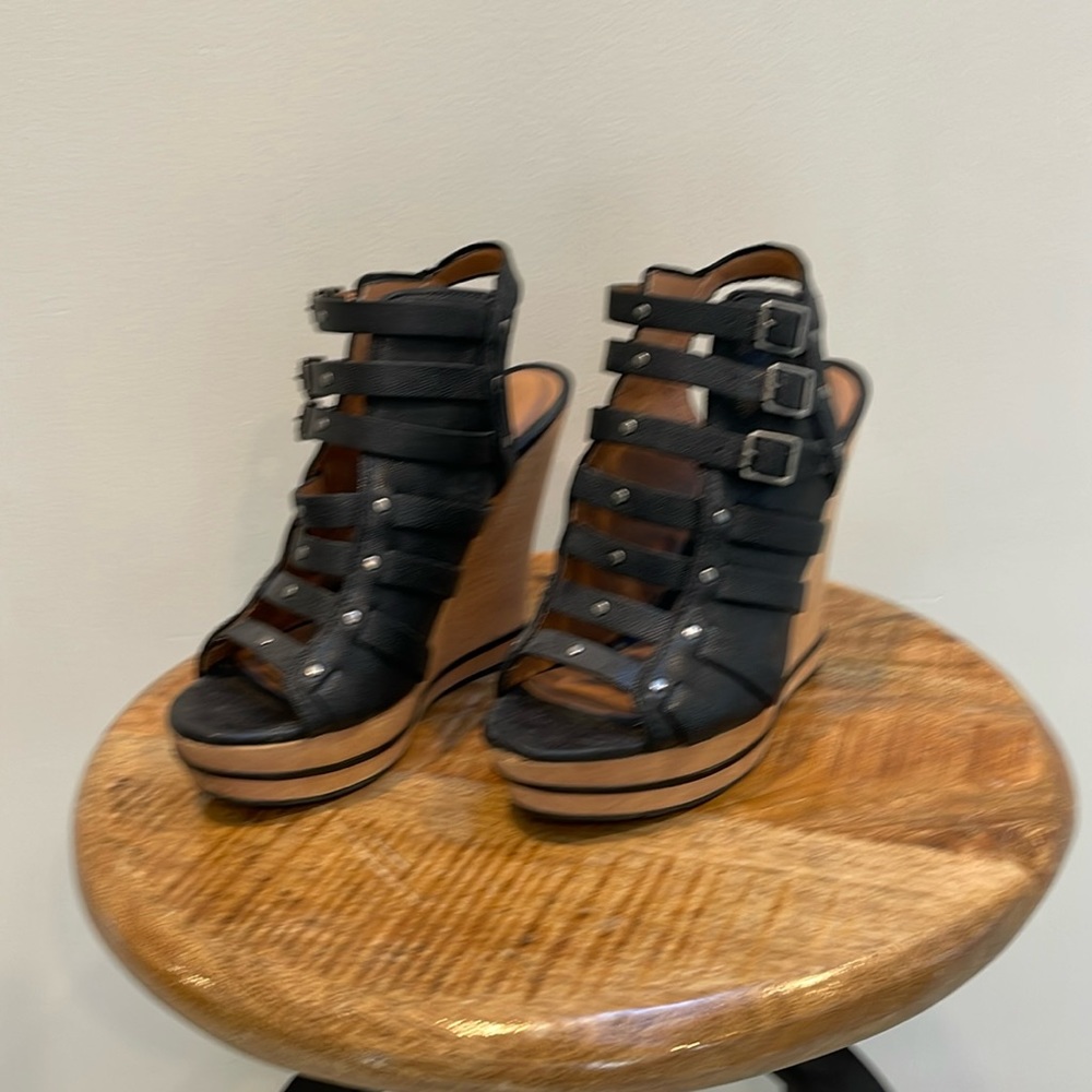 Donna Karen New York, DKNY platform shoes size 6.5 or 37